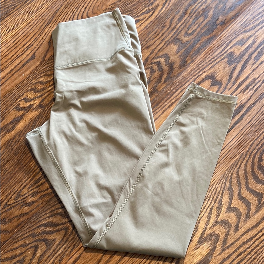 Everlane renew medium olive colored leggings size womens medium